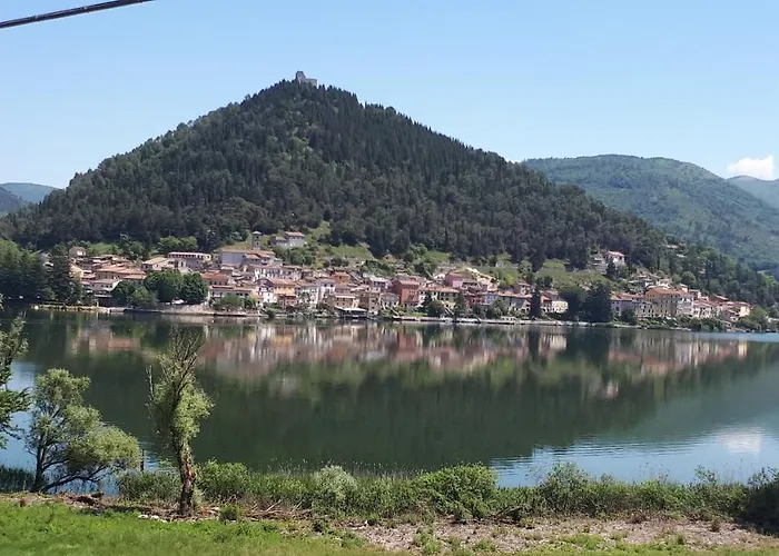 Alojamento de Acomodação e Pequeno-almoço Il Girasole Del Piediluco